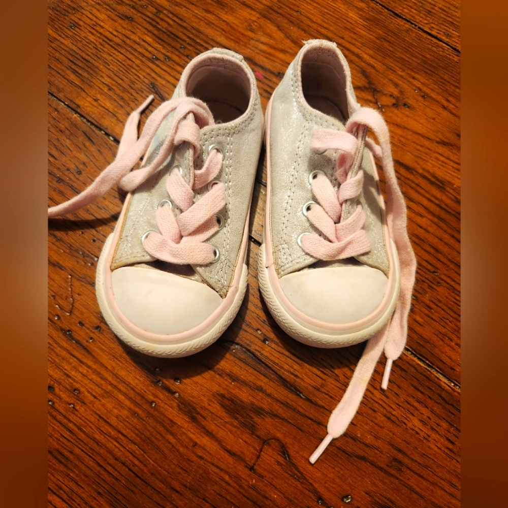 Converse Infant Shoes. Size 5C. Silver with Pink Laces